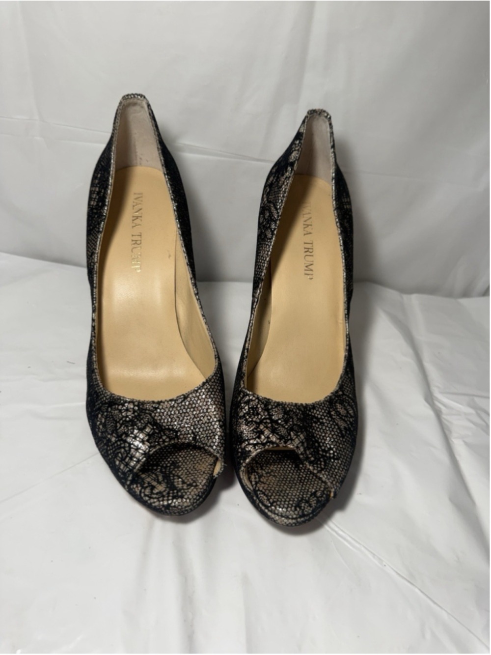 Ivanka Trump Heels SZ 7.5 M Floral Lace Peep Toe Pump Black Silver Maggie6